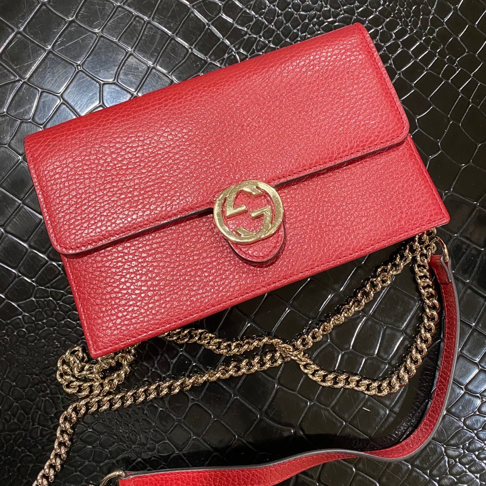 Red Gucci crossbody bag
